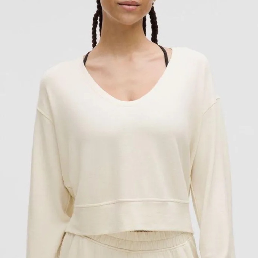 lululemon athletica Cream Long Sleeve Tee